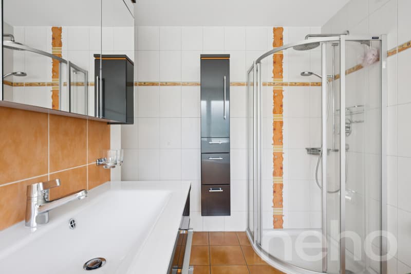 Maison familiale avec piscine sur une parcelle de 1'000 m² (8)