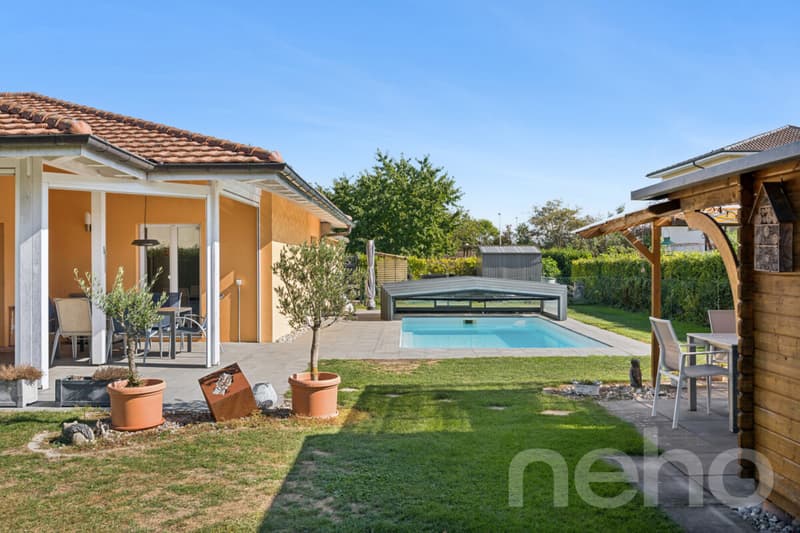 Maison familiale avec piscine sur une parcelle de 1'000 m² (2)