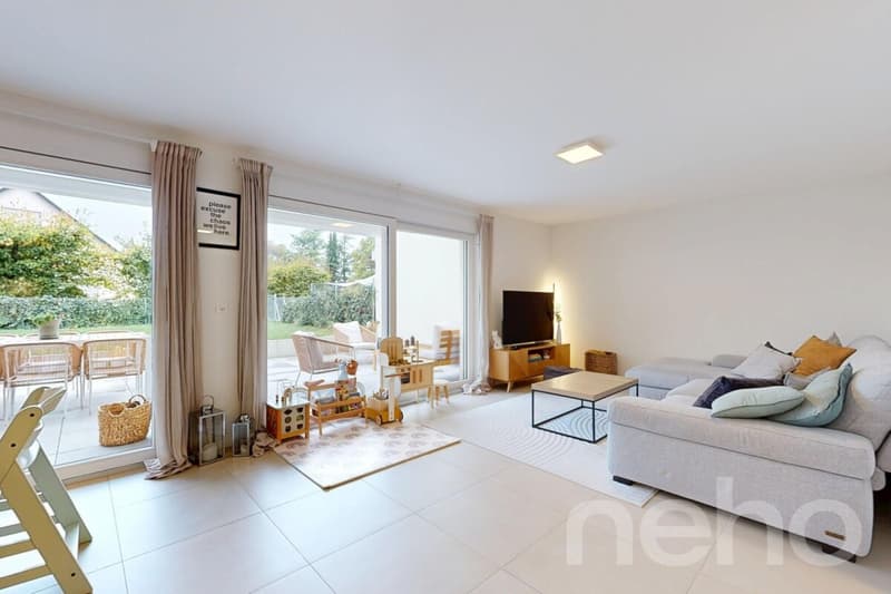 Appartement récent avec grande terrasse et jardin à Romanel (12)