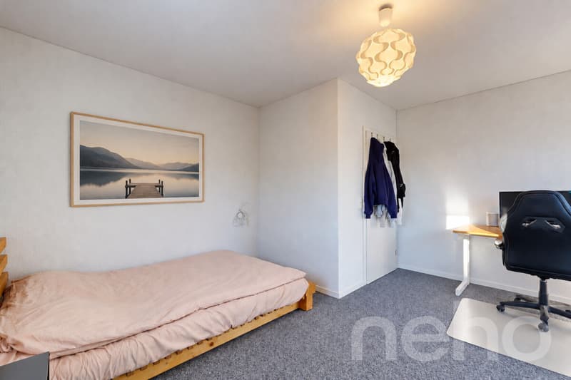 Private Oase: Exklusives 6.5-Zimmer-Einfamilienhaus mit Pool (10)