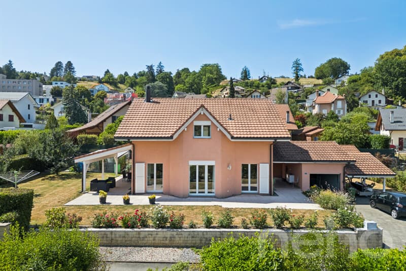 Maison familiale avec potentiel de studio ou bureau (3)