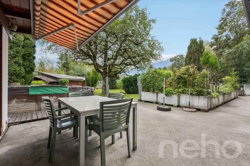 Freistehendes Einfamilienhaus mit viel Land und Potenzial (11)