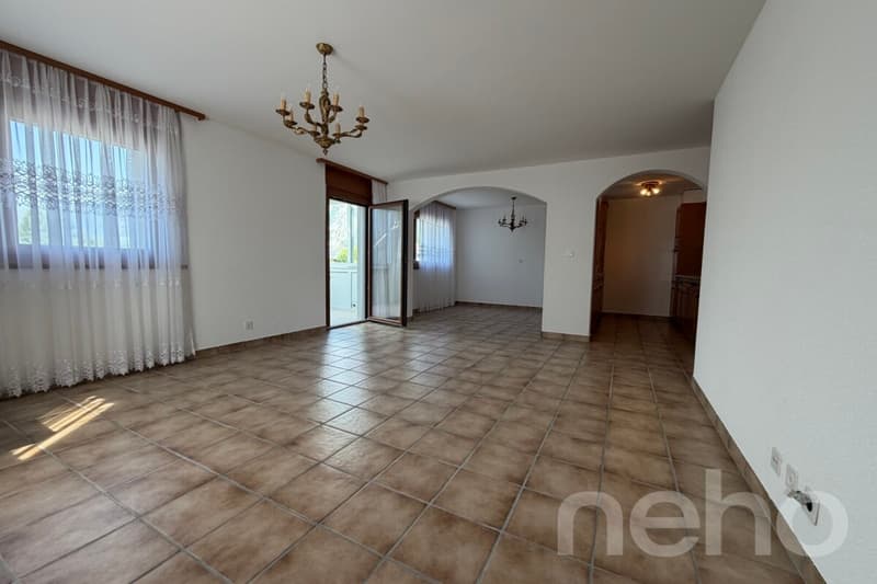 Exclusif: Lumineux appartement traversant de 3 chambres (1)