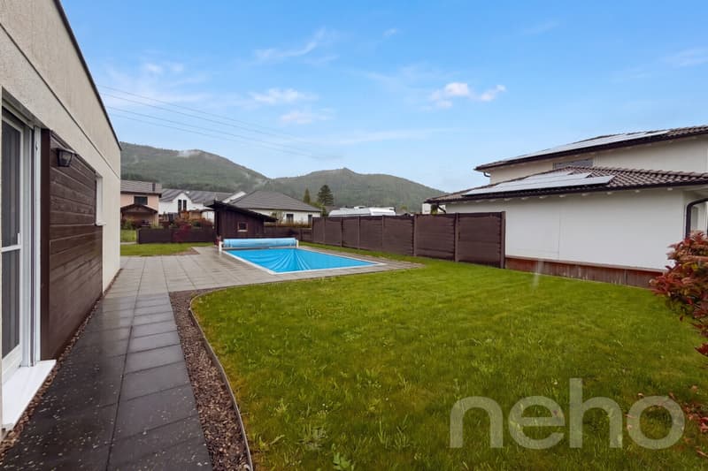 Modernes Bungalow mit Pool an ruhiger Lage (11)