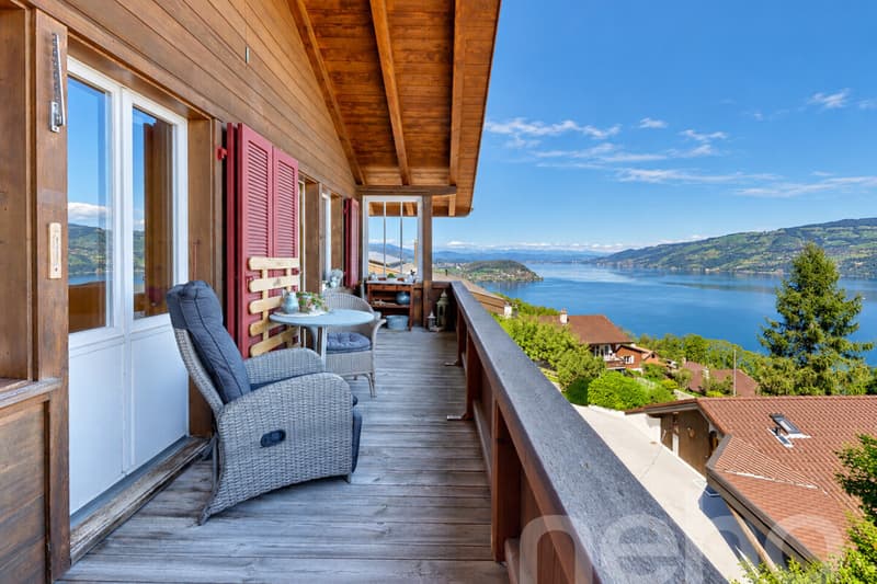 Dreifamilienhaus mit Garten und Seepanorama (8)