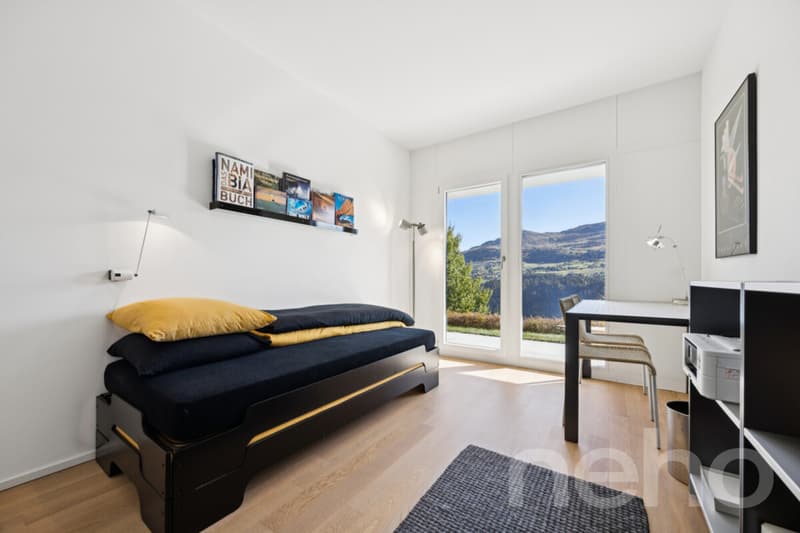 Zweitwohnsitz mit Panoramasicht: Architektenhaus in Andiast (9)