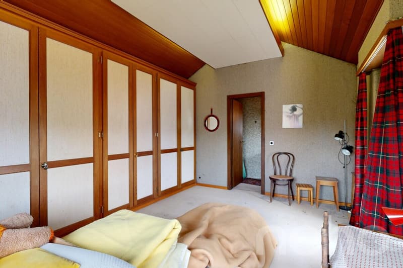Immeuble: 2x 4,5 pcs + studio + grand garage et surface bureau (10)