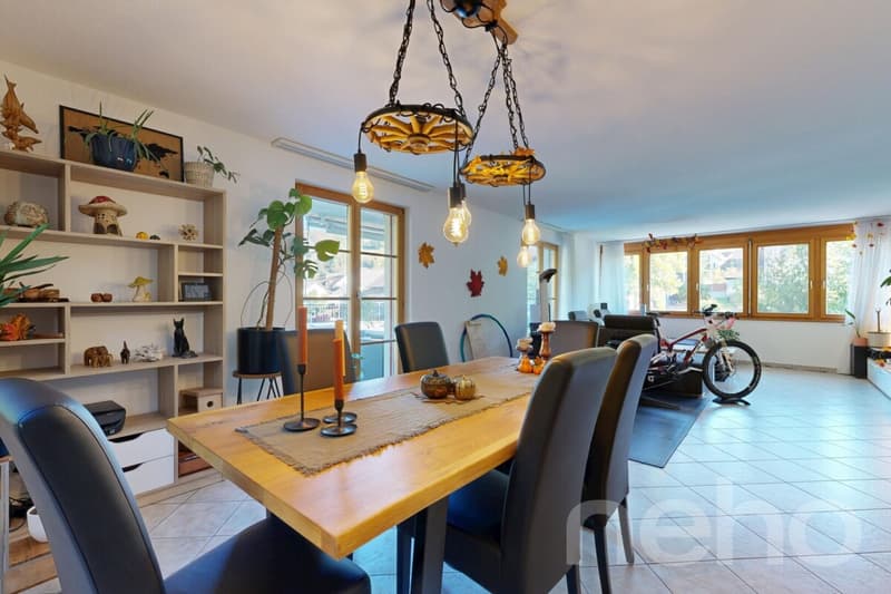Grosszügige 4.5-Zimmer-Wohnung mit weitläufiger Sonnenterrasse (4)