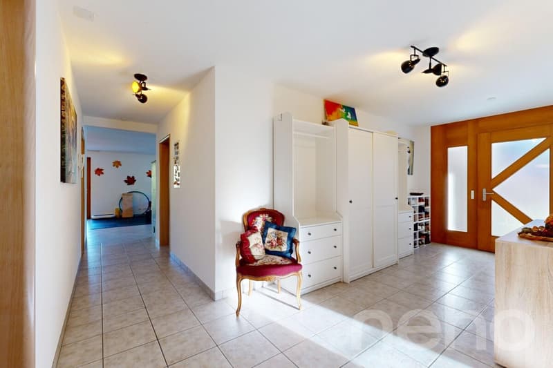 Grosszügige 4.5-Zimmer-Wohnung mit weitläufiger Sonnenterrasse (5)