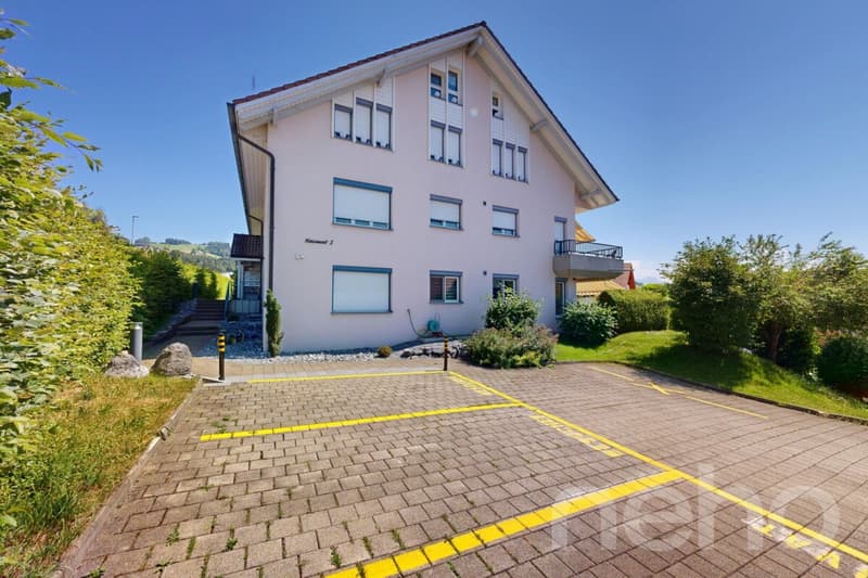 Gemütlich, hell und grosszügig - Dachgeschosswohnung in Eggersriet (2)