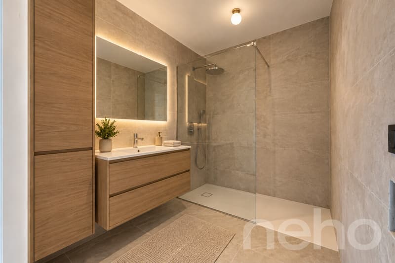 Appartement de 3,5 pièces avec terrasse de 30 m² et vue panoramique (2)