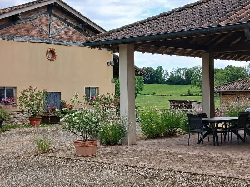 Propriété équestre de charme de 6 hectares, 231 m² habitables et dépendances (3)