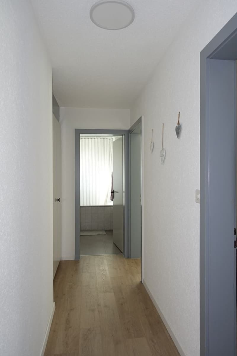Bévilard - Magnifique appartement de 4,5 pièces avec balcon et place de parc couverte (6)