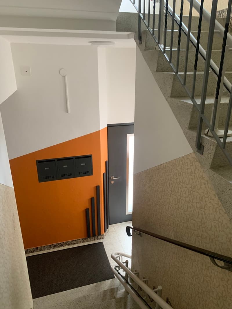 Tramelan - Maison de 2 appartements et atelier, annexe et places de parc, au centre de la localité (11)