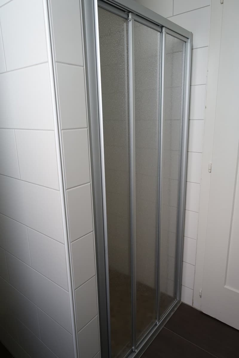 Tramelan - Maison de 2 appartements et atelier, annexe et places de parc, au centre de la localité (14)