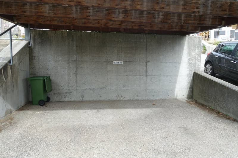 Tramelan - Maison de 2 appartements et atelier, annexe et places de parc, au centre de la localité (15)