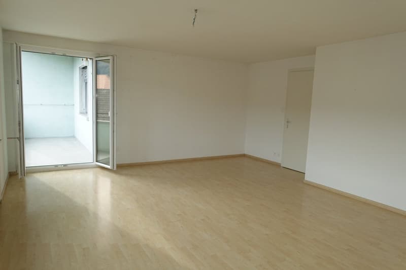 Tramelan - Maison de 2 appartements et atelier, annexe et places de parc, au centre de la localité (9)