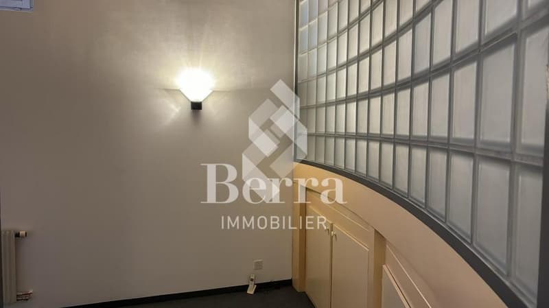 Local commercial / bureau à louer de suite (6)