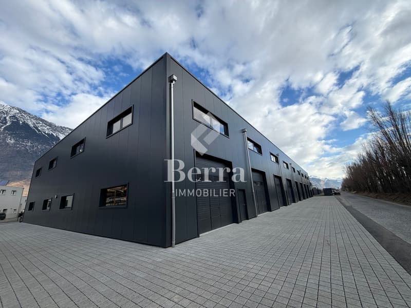 Dernière halle de plus de 200m2 disponible ! (2)