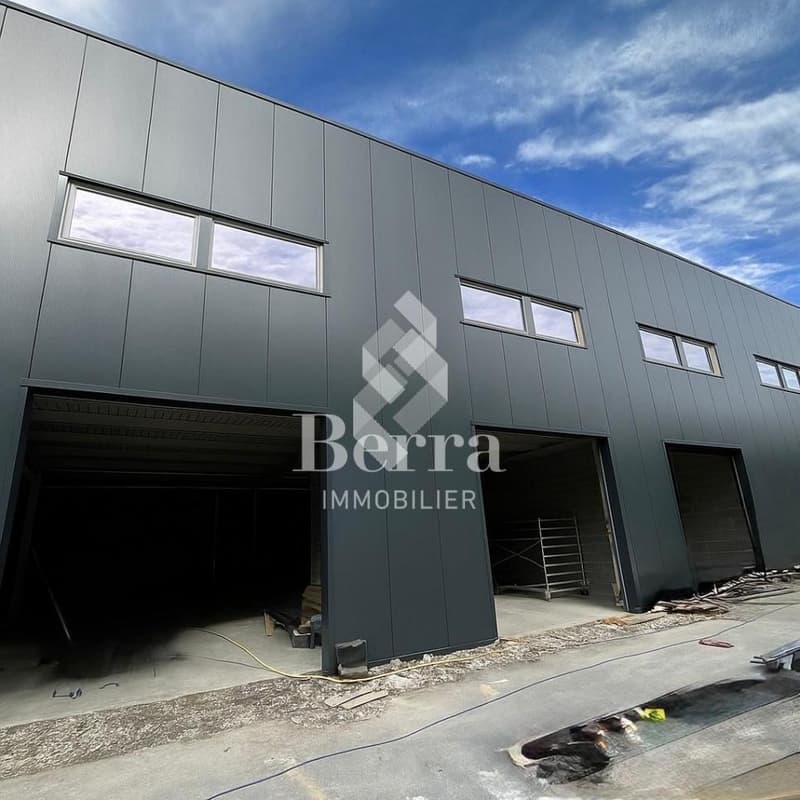 Dernière halle de plus de 200m2 disponible ! (3)