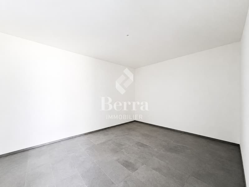 Spacieuse villa contigüe neuve disponible de suite (9)