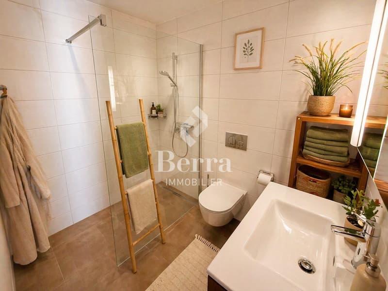 Charmante et spacieuse villa mitoyenne : avec chambre et salle de bain au rez + galetas (9)