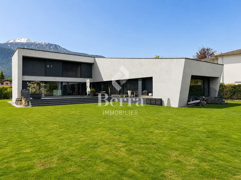 Villa d'architecte contemporaine d'exception - 300 m² habitables sur parcelle de 2'388 m² (2)