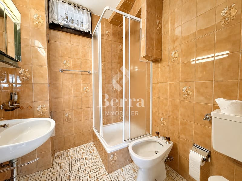 Villa individuelle avec jardin, terrasse, garage et beau potentiel. (11)