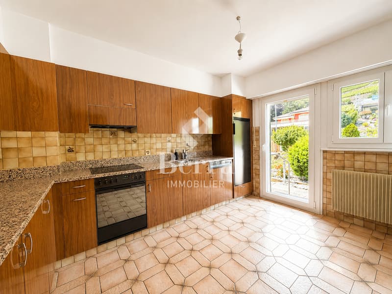 Villa individuelle avec jardin, terrasse, garage et beau potentiel. (7)