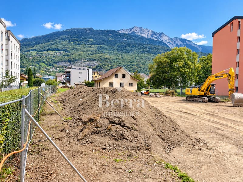 Les travaux débutent et le financement est assuré par UBS. (2)