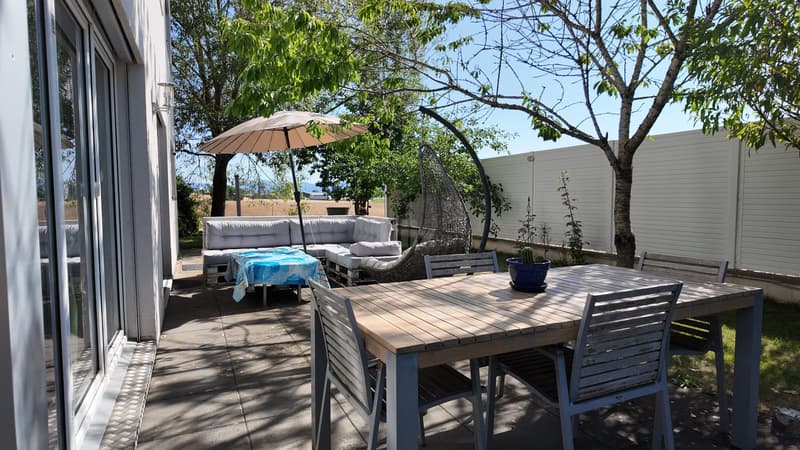 Belle maison familiale avec jacuzzi et joli jardin (5)