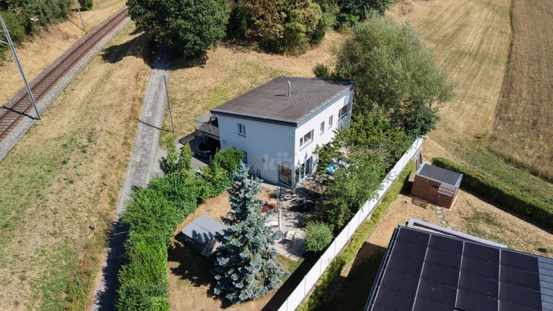 Belle maison familiale avec jacuzzi et joli jardin (1)