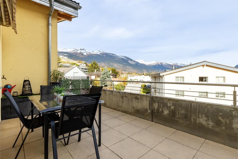 Maison récente avec terrasses et vue dégagée (6)