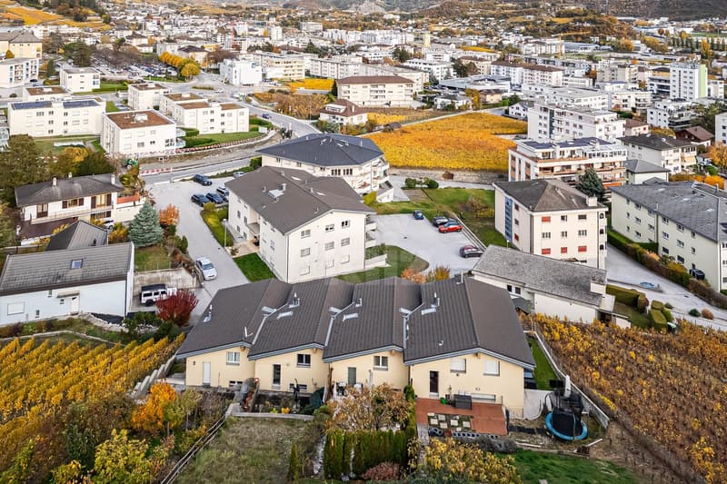 Maison récente avec terrasses et vue dégagée (11)
