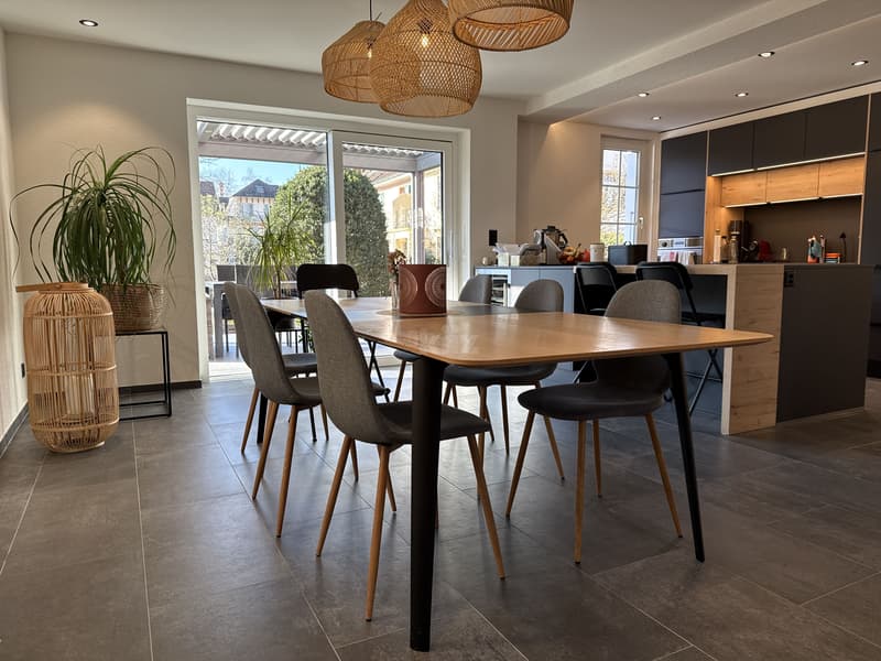 A 2 pas du centre! Belle maison individuelle avec jardin (3)
