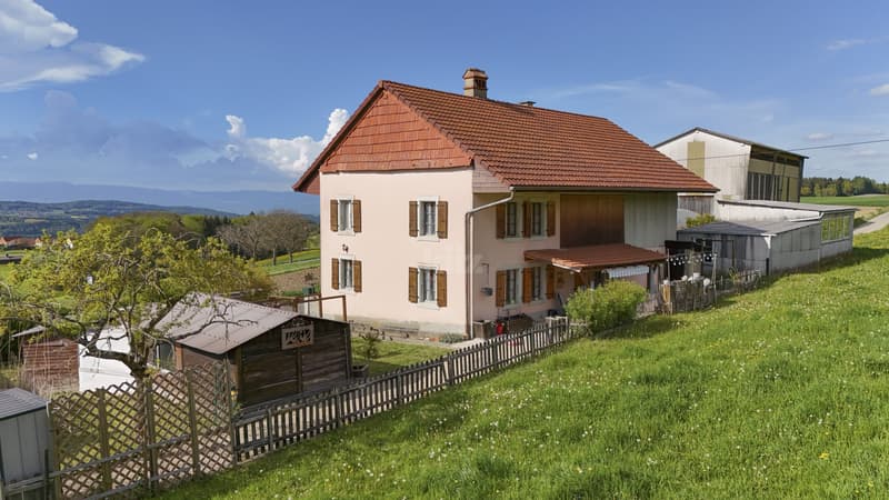 Charmante maison avec vue dégagée (2)
