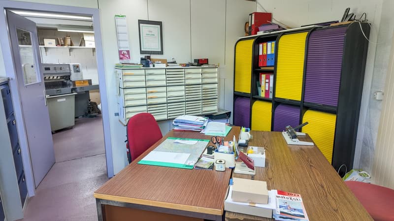 Atelier professionnel et habitation en zone industrielle (10)