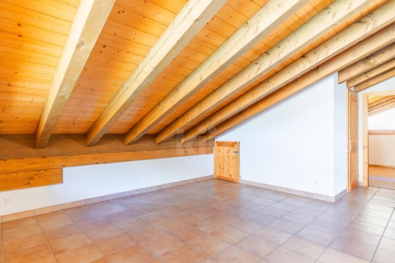 Bel appartement avec balcon et vue dégagée (5)