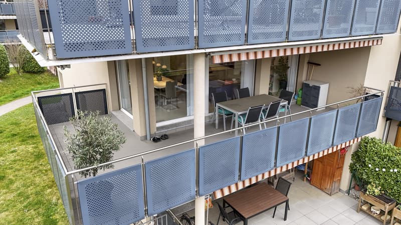 Bel appartement récent avec grand balcon (11)