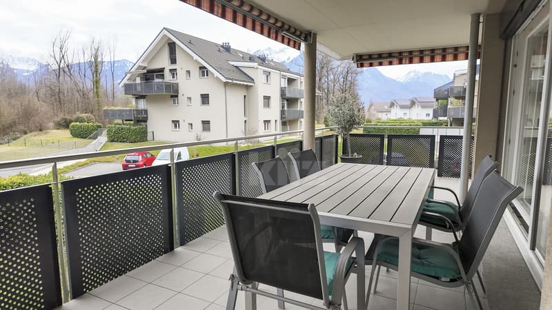 Bel appartement récent avec grand balcon (6)