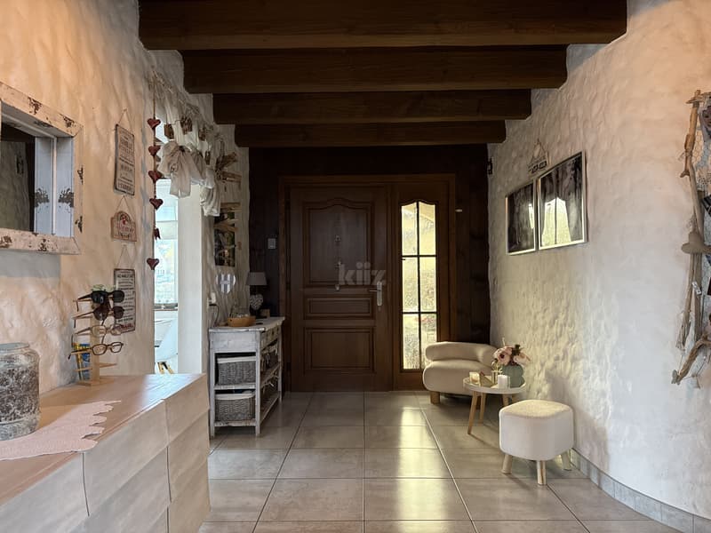 Belle maison individuelle avec jardin et piscine (12)