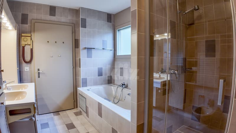 Splendide appartement avec vue panoramique sur le lac (11)