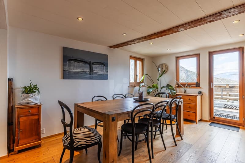 Magnifique chalet rénové avec vue sur les Alpes (2)