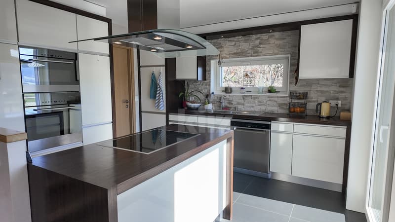 Spacieuse villa avec vue dégagée et appartement indépendant (3)
