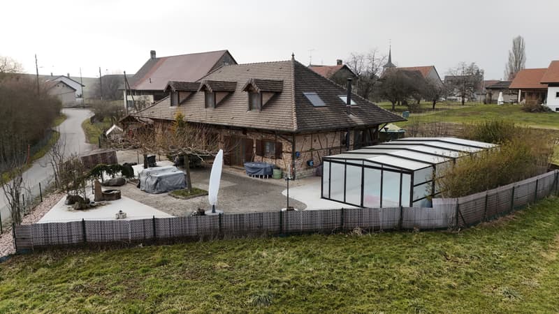 Splendide maison à la campagne avec jardin et piscine (1)
