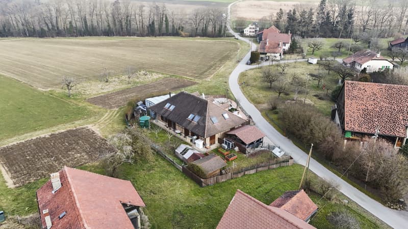 Splendide maison à la campagne avec jardin et piscine (2)