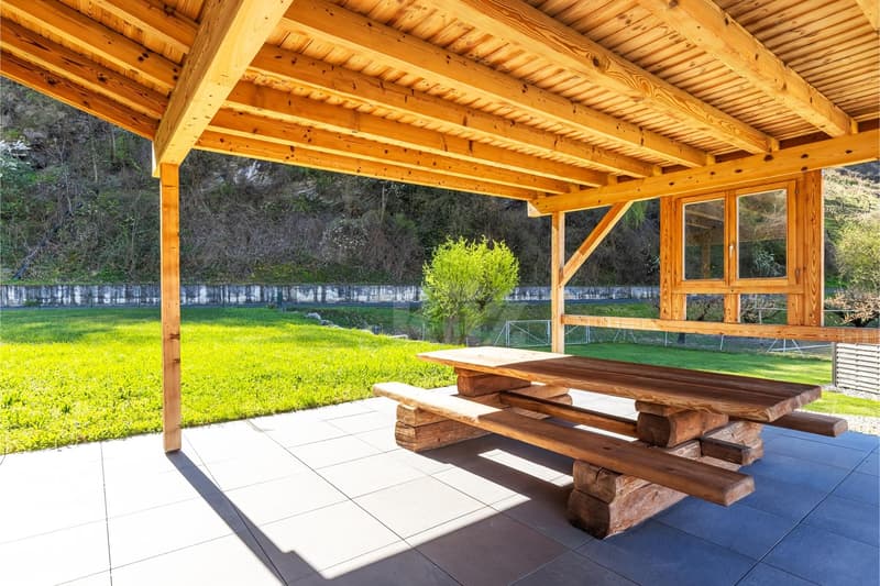 Belle maison familiale rénovée avec grand jardin (11)