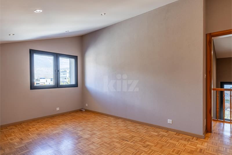 Belle maison familiale rénovée avec grand jardin (7)