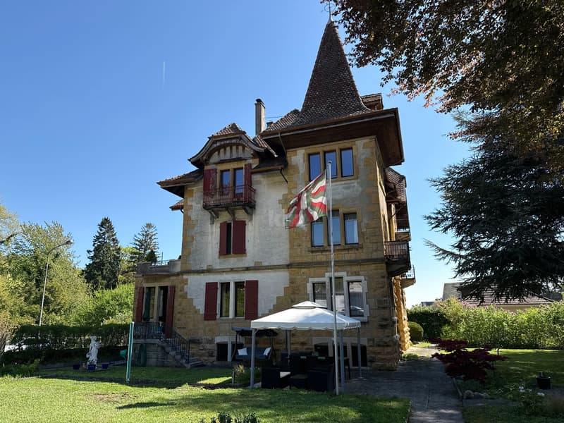 Bel appartement avec jardin dans une maison de maître (12)