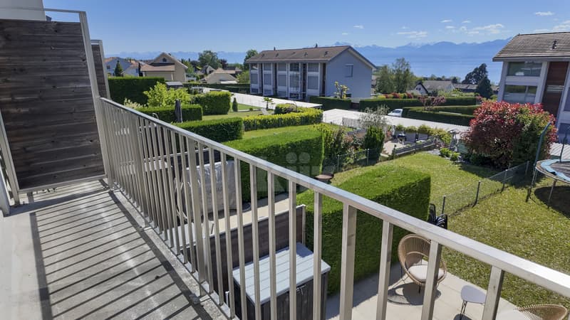 Superbe maison contiguë avec jardin et vue lac (6)